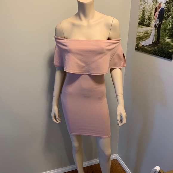 Dress - Picture 1 of 7